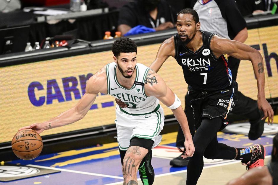 而是在傳球 而是在傳球